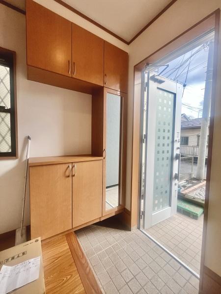 綾瀬市落合南4丁目の中古一戸建て(玄関)