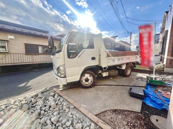 綾瀬市落合南4丁目の中古一戸建て(前面道路含む現地写真)