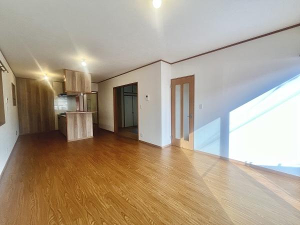 綾瀬市落合南4丁目の中古一戸建て(リビング)