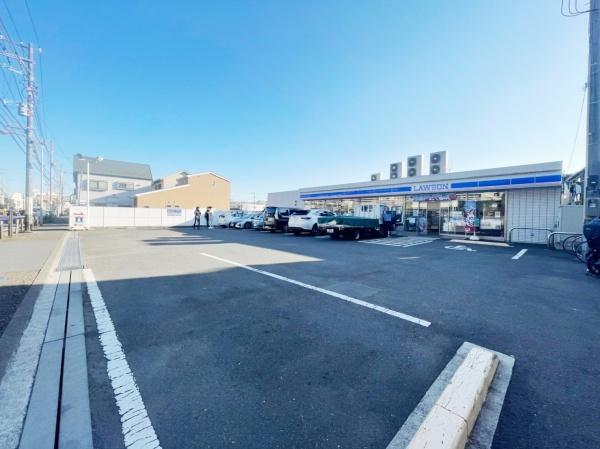 ココタウンヒルトップマリーナ(ローソン鵠沼神明四丁目店)