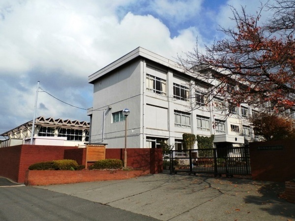 藤沢市村岡東１丁目の土地(村岡中学校)