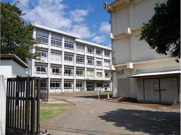 グランシティユーロコート藤沢(藤沢市立藤沢小学校)