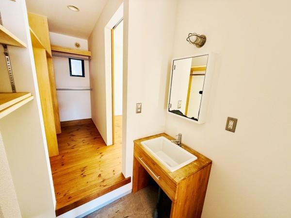 藤沢市片瀬３丁目の中古一戸建て