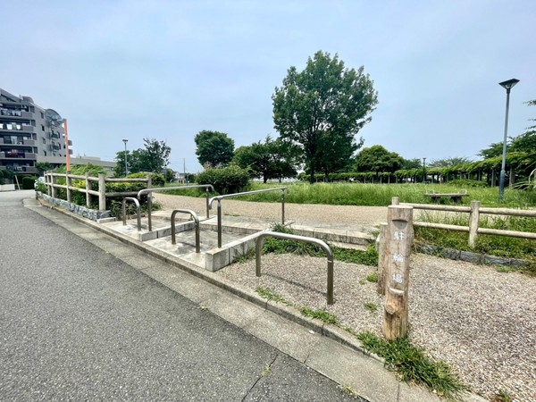 サンハロー湘南台(鍛冶山公園駐車場)