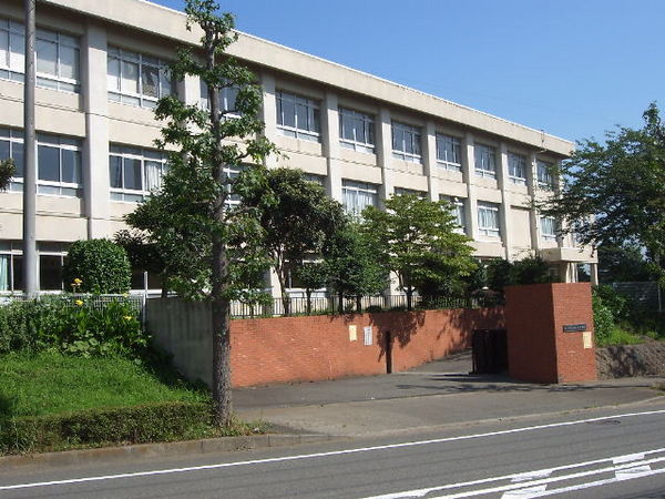 藤沢市遠藤の土地(滝の沢小学校)