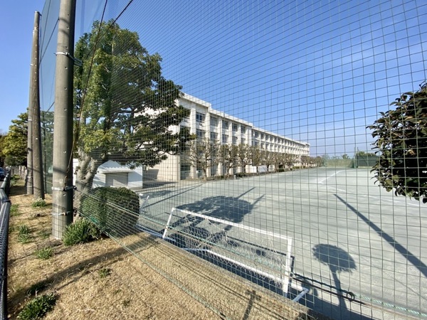 藤沢市湘南台6丁目新築戸建全3棟1号棟(藤沢市立湘南台中学校)