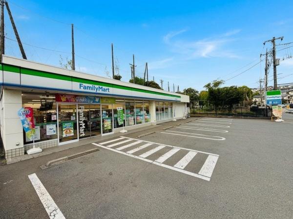 横浜市戸塚区深谷町の土地(ファミリーマート深谷中学校前店)