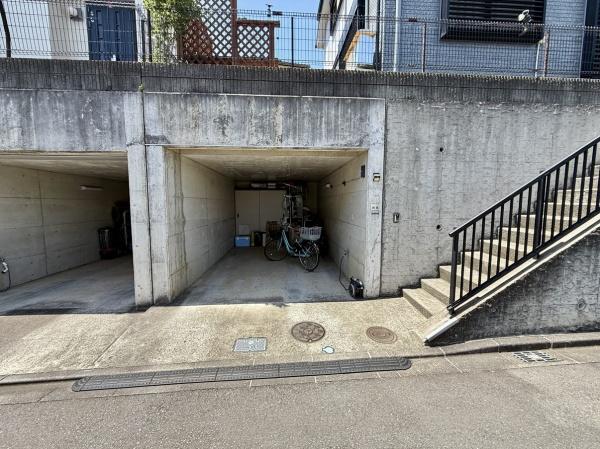 藤沢市白旗３丁目の中古一戸建て