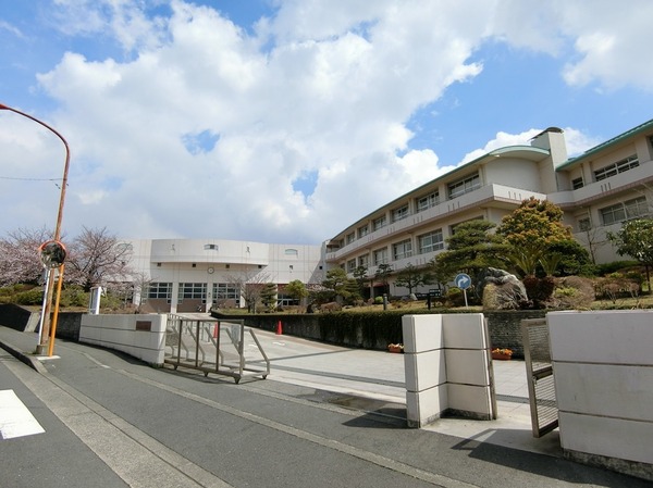藤沢市渡内４丁目の土地(藤沢市立藤ケ岡中学校)
