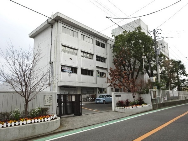 藤沢市辻堂神台２丁目の中古一戸建て(明治中学校)