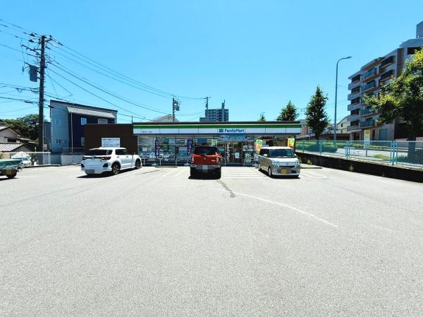 藤沢市石川５丁目の中古一戸建て(ファミリーマート　藤沢石川2丁目店)