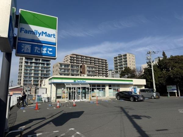 江ノ島マンション(ファミリーマート湘南江ノ島店)