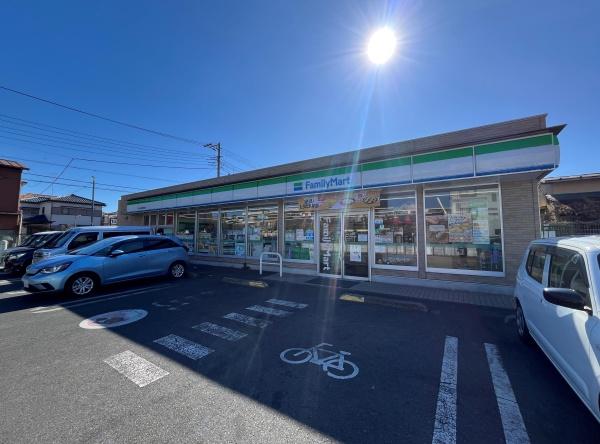 いずみ中央ガーデンハウス(ファミリーマート横浜上飯田団地店)