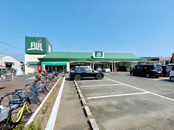 高座郡寒川町倉見の土地(Fujiスーパー倉見店)