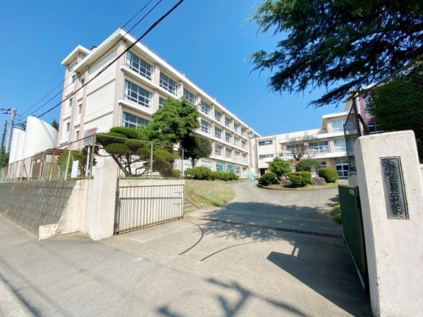高座郡寒川町倉見の土地(寒川町立旭が丘中学校)