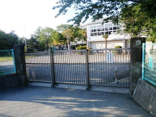 茅ヶ崎市芹沢　店舗併用物件(小出小学校)