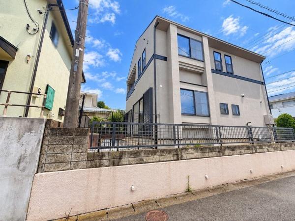 藤沢市本藤沢３丁目の中古一戸建て