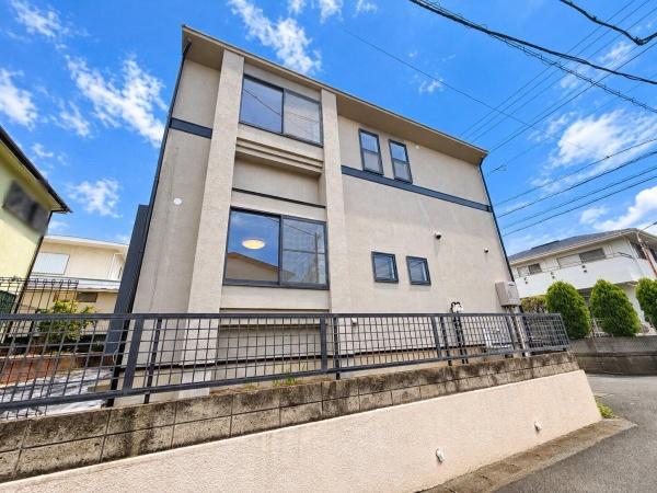 藤沢市本藤沢３丁目の中古一戸建て