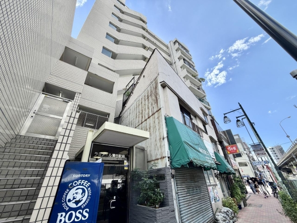 ラミアール鶯谷駅前