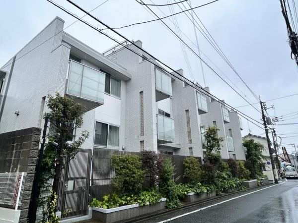 ＬＡＹＥＲＳ　ＨＯＵＳＥ杉並善福寺川公園