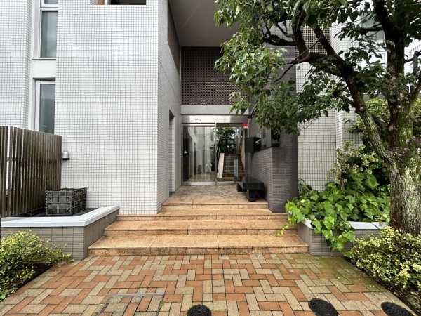 ＬＡＹＥＲＳ　ＨＯＵＳＥ杉並善福寺川公園