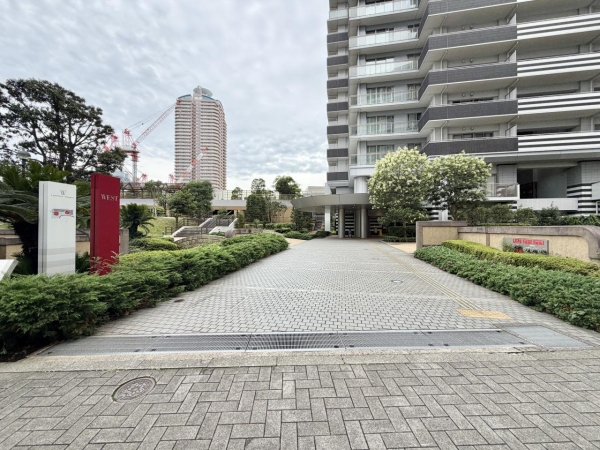 Ｗ　Ｃｏｍｆｏｒｔ　Ｔｏｗｅｒｓ　Ｗｅｓｔ