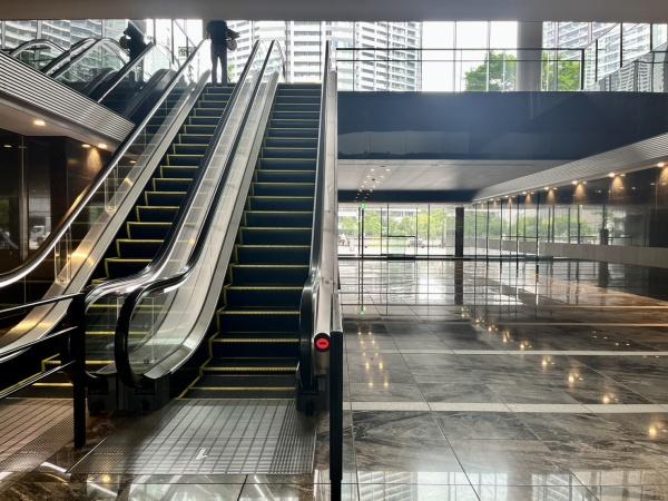 ドゥ・トゥール　ＥＡＳＴ