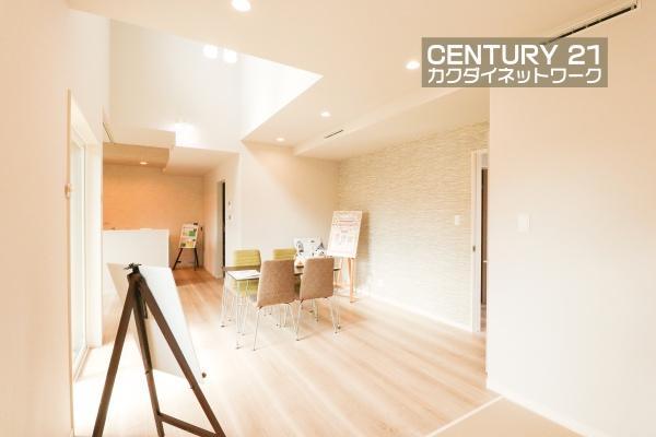 久喜市本町5丁目 全2棟 3号棟(リビング)