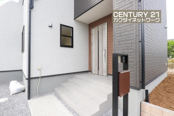 第1幸手円藤内 全1棟 1号棟(玄関)