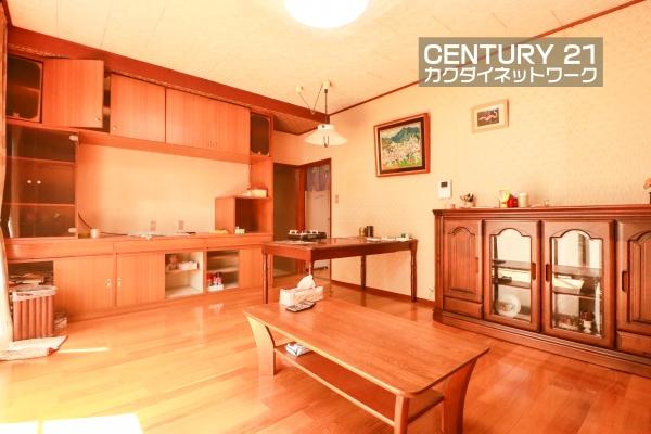 白岡市篠津の中古一戸建て(リビング)