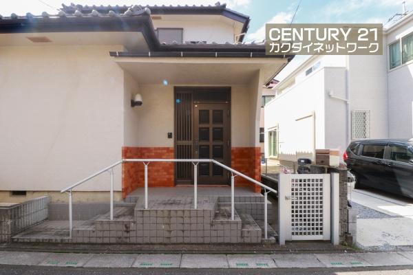 白岡市篠津の中古一戸建て(玄関)