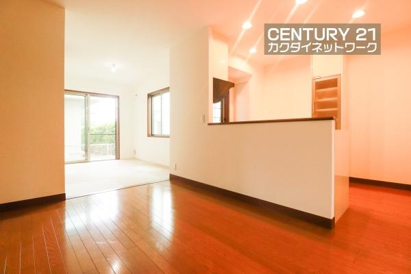 幸手市栄の中古一戸建て(リビング)