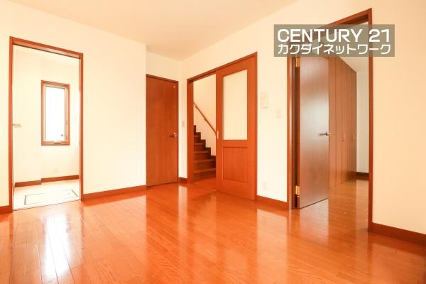 幸手市栄の中古一戸建て(リビング)