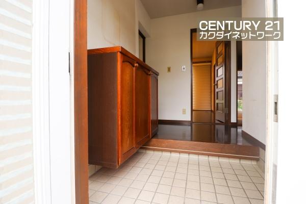 幸手市香日向2丁目の中古一戸建て(玄関)