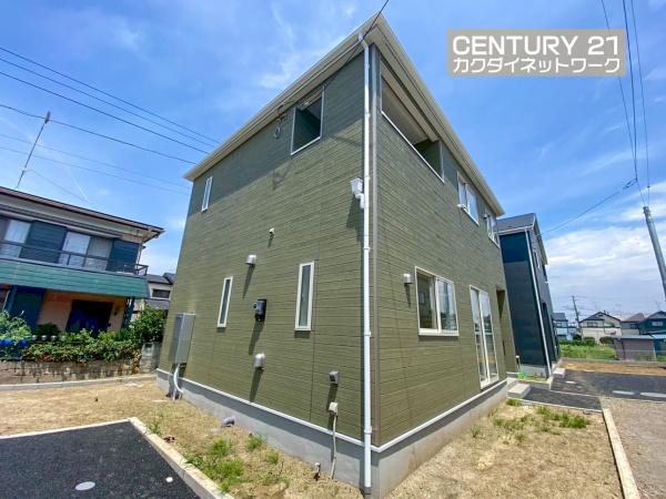 幸手市西第７　全３棟　２号棟