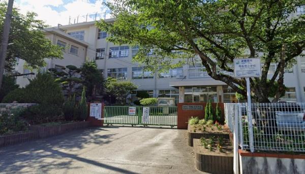 ホワイトピア周船寺(福岡市立周船寺小学校)