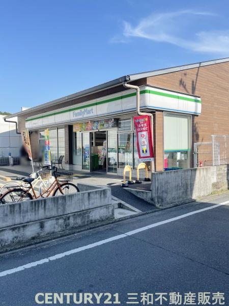 エスリード一乗寺(ファミリーマート一乗寺染殿町店)
