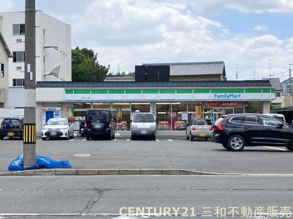 ネオコーポラス島ノ内B棟(ファミリーマート御池山ノ内店)