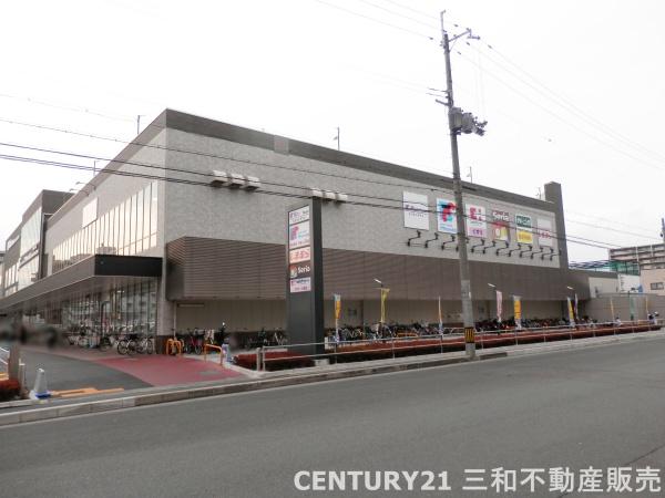 五条ローズハイツA棟(万代五条西小路店)