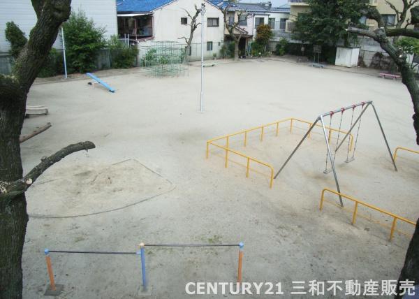 京都市右京区西京極堤下町の土地(桂橋児童公園)