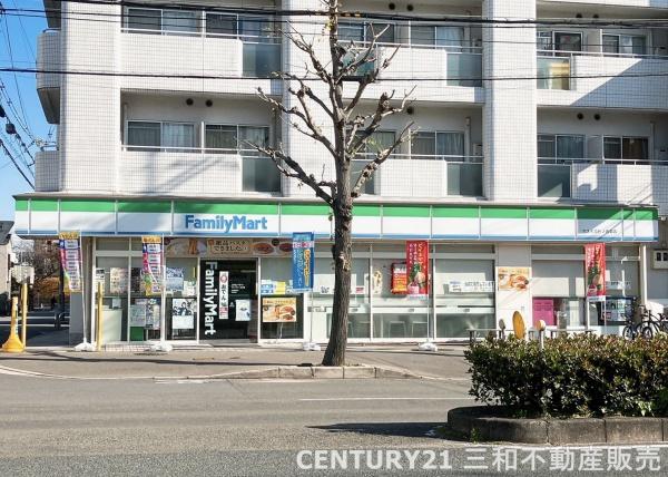 西京極ガーデンハイツ(ファミリーマートヤスイカドノ五条店)