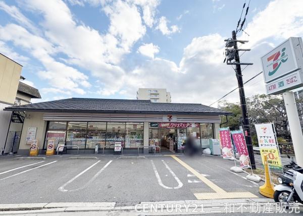 デ・リード御所西(セブンイレブン京都堀川今出川店)