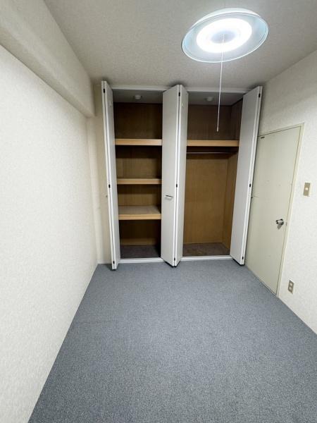 コトーハイツ伏見稲荷A棟(収納)
