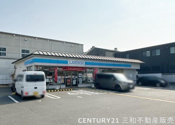 エメラルドマンション十条大宮(ローソン上鳥羽大宮通り店)