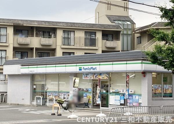 ライトコート嵯峨(ファミリーマート京都嵯峨広沢店)