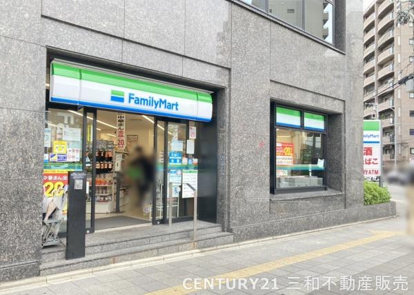 グレーシァス堀川(ファミリーマート五条大宮店)