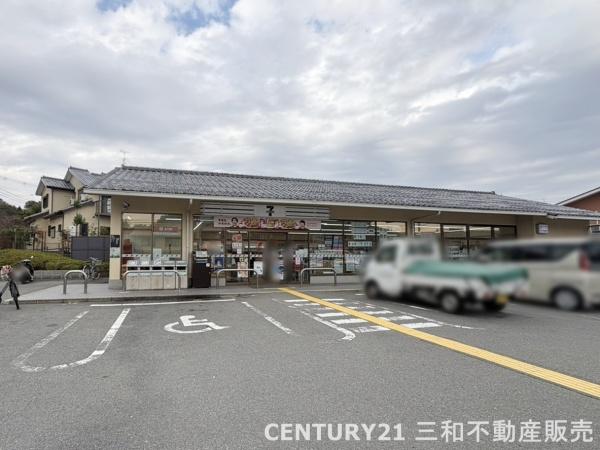 シェモア広沢北(セブンイレブン京都福王子店)