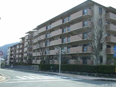 サンシティ桂坂ロイヤル参番館