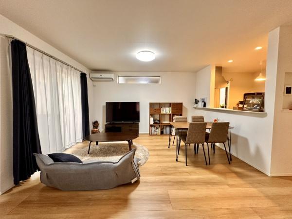 さいたま市見沼区大字西山村新田の中古一戸建て(リビング)