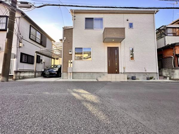 さいたま市見沼区大字西山村新田の中古一戸建て(前面道路含む現地写真)